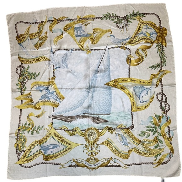 Salvatore Ferragamo Accessories - 𝑺𝒂𝒍𝒗𝒂𝒕𝒐𝒓𝒆 𝑭𝒆𝒓𝒓𝒂𝒈𝒂𝒎𝒐 𝑺𝒄𝒂𝒓𝒇 𝒇𝒐𝒓 𝑾𝒐𝒎𝒂𝒏